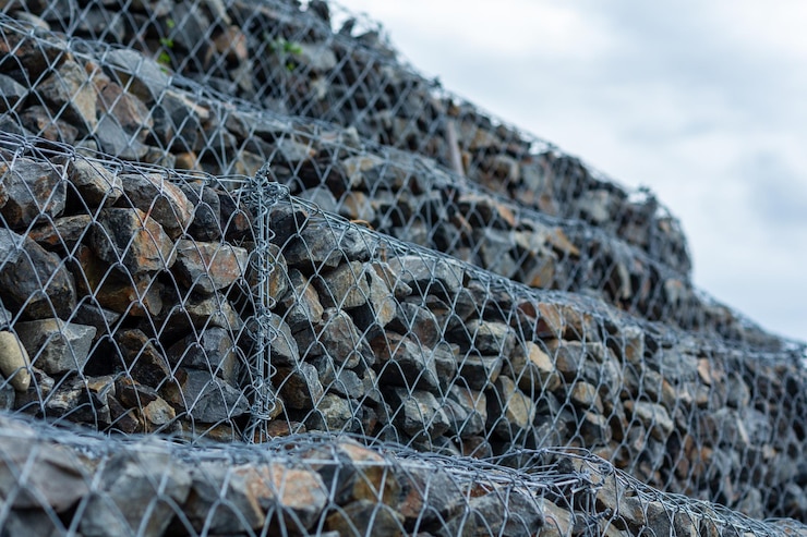 Acasă 22 Rolul gabioanelor în consolidarea terenurilor instabile