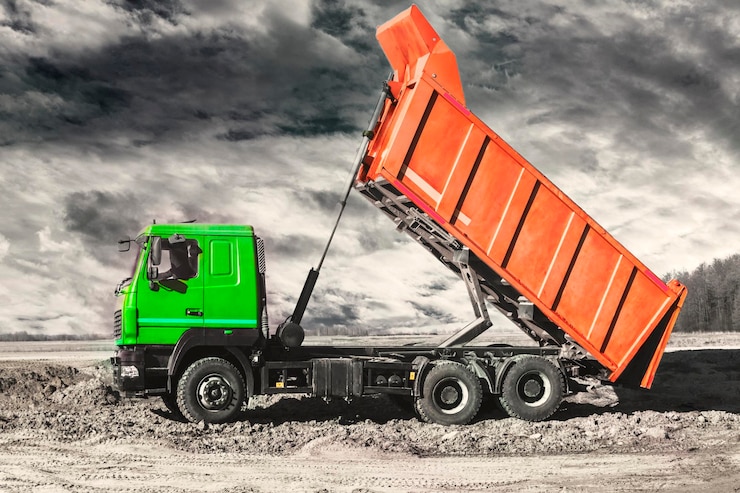 Evoluția tehnologiei în transportul agregatelor: camioane moderne