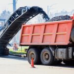 Colaborarea eficientă între producătorii de agregate și transportatori